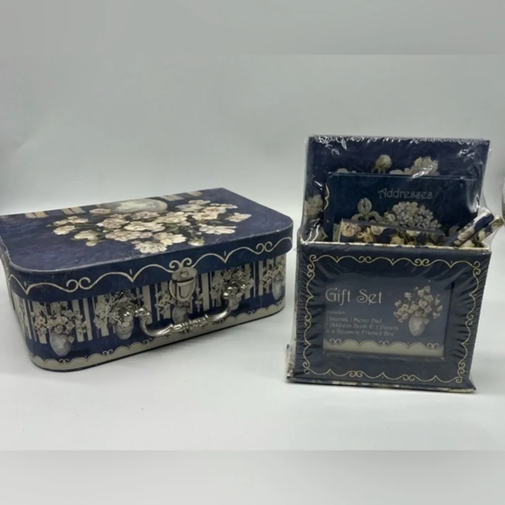 Charlene Olson floral boxed stationary set from 2005